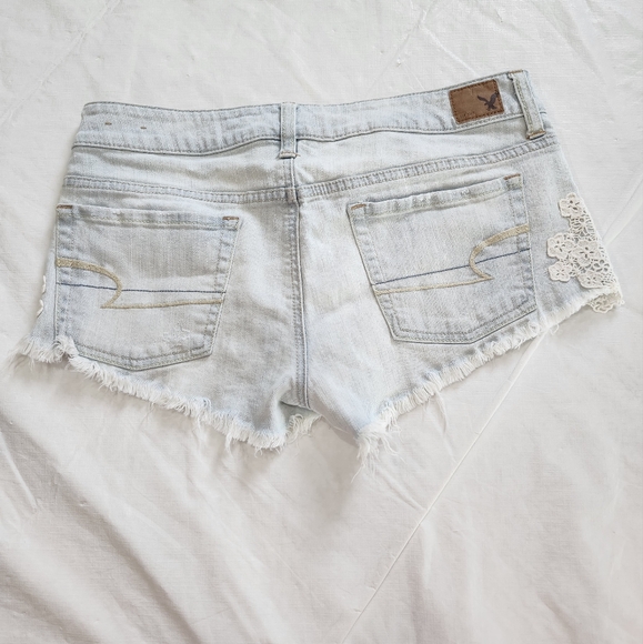 American Eagle Size 6 Light Blue Denim Lace Trim Shorts - Picture 2 of 9